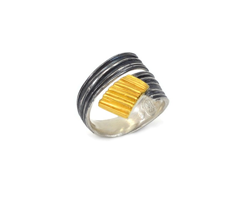 902R